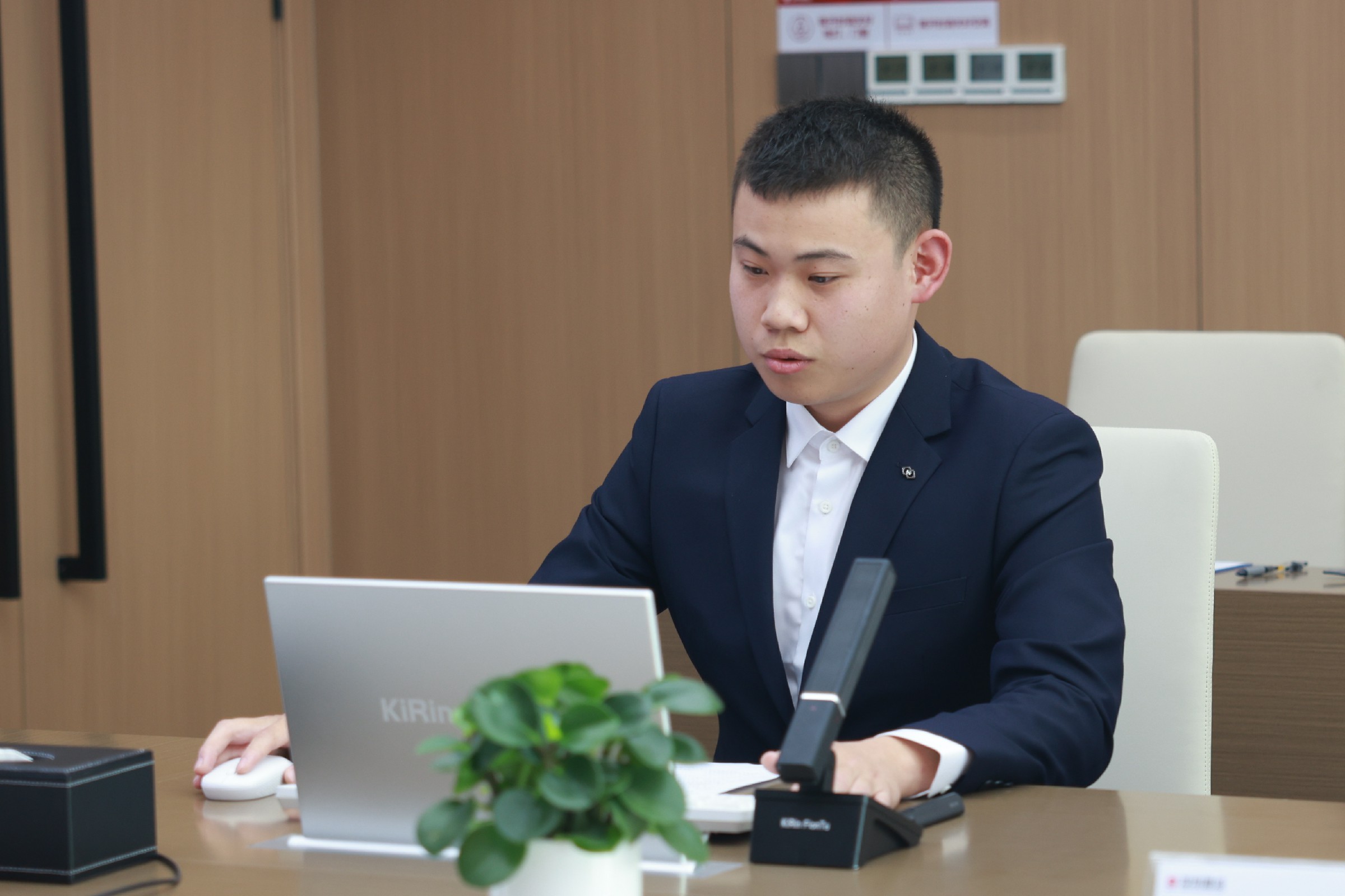 罗湖边检项目见习安全工程师王彬.jpg